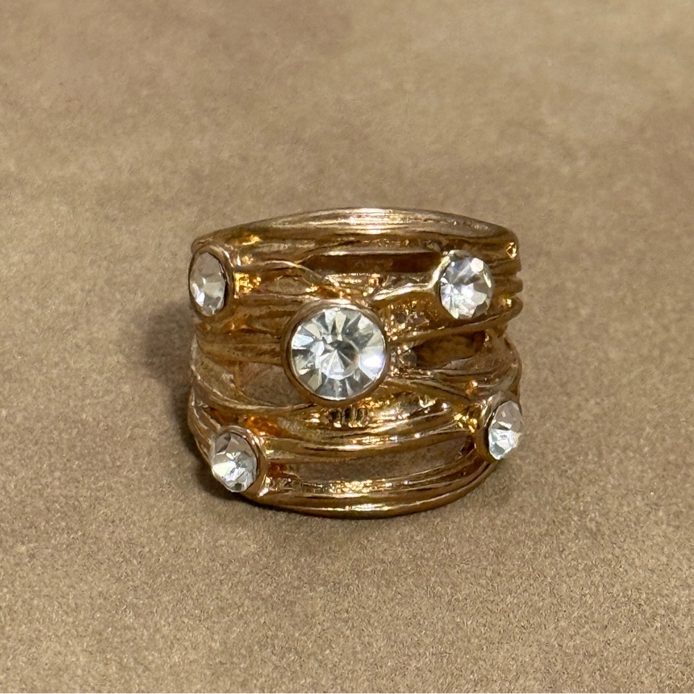 Elegant Gold Ring with Crystal Accents